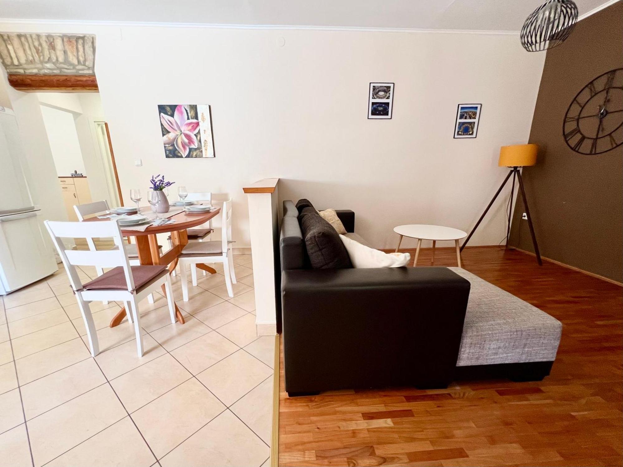 V&V Apartment PUY מראה חיצוני תמונה